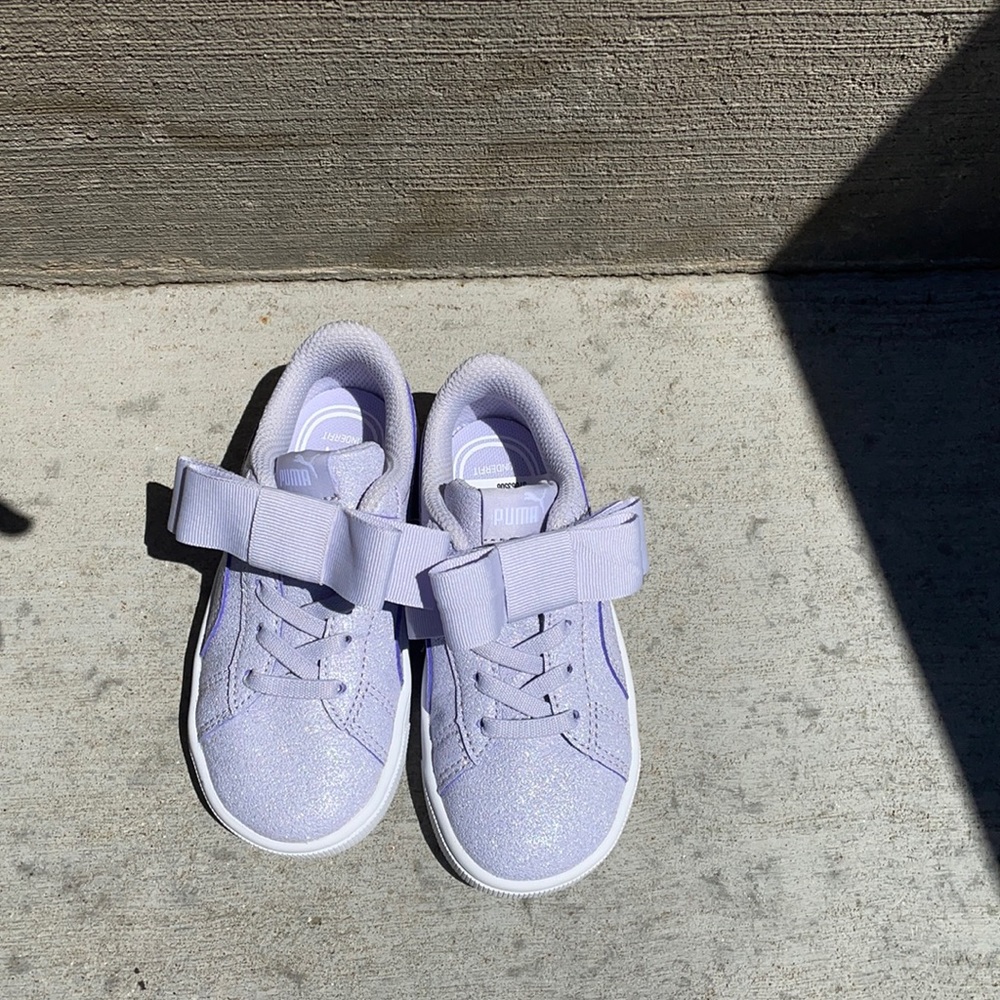 Toddler Pumas with bow